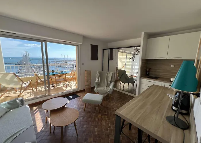 Appartement Au Cap D'agde Avec Climatisation Et Parking - Fr-1-702-67