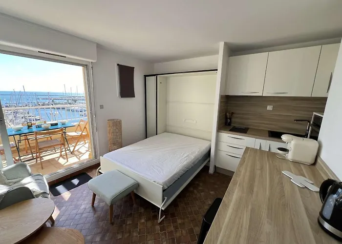 Au Cap D'agde Avec Climatisation Et Parking - Fr-1-702-67 Appartement